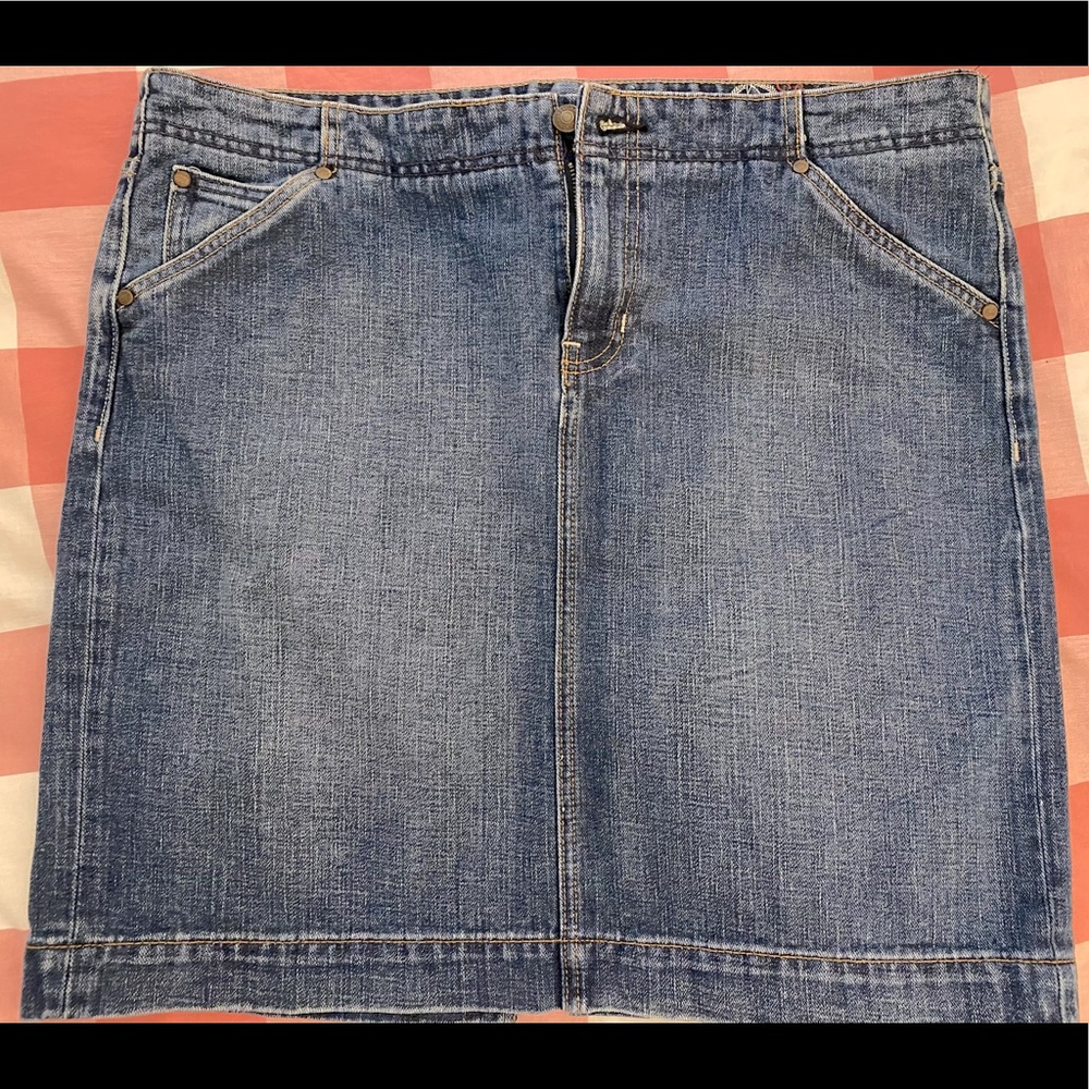 Gap knee length jean skirt